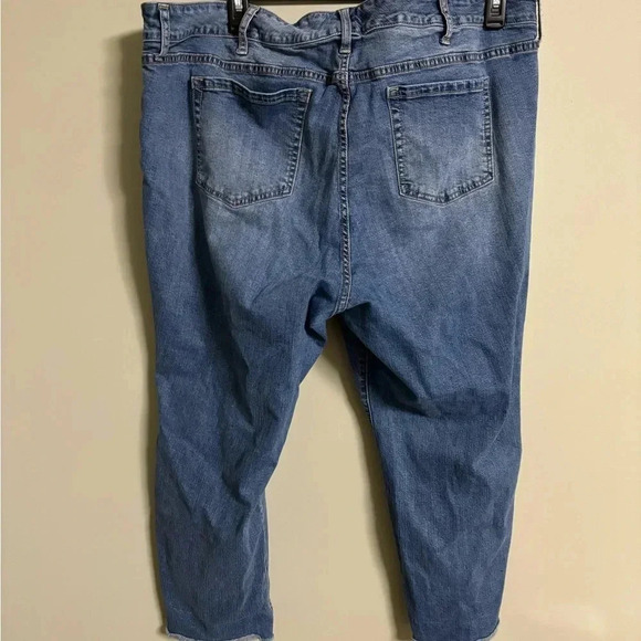 Torrid Boyfriend Crop Jeans Distressed Women's Plus Size 26 Blue Denim Medium - Picture 2 of 8